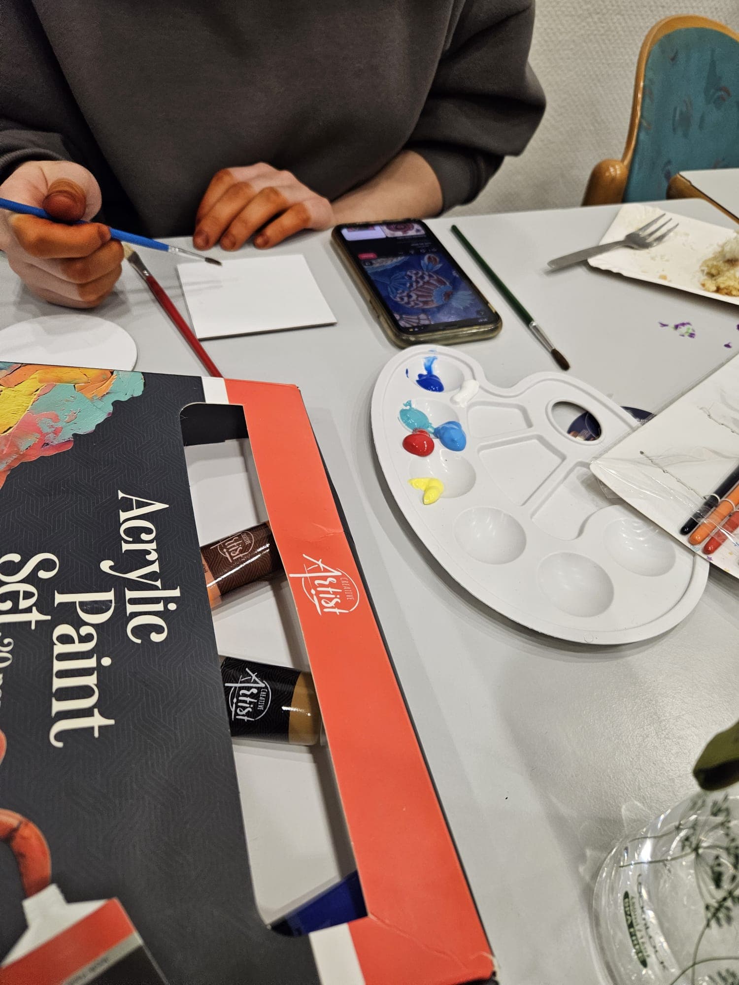 Malen und Gestalten in einem MiA-Kurs.